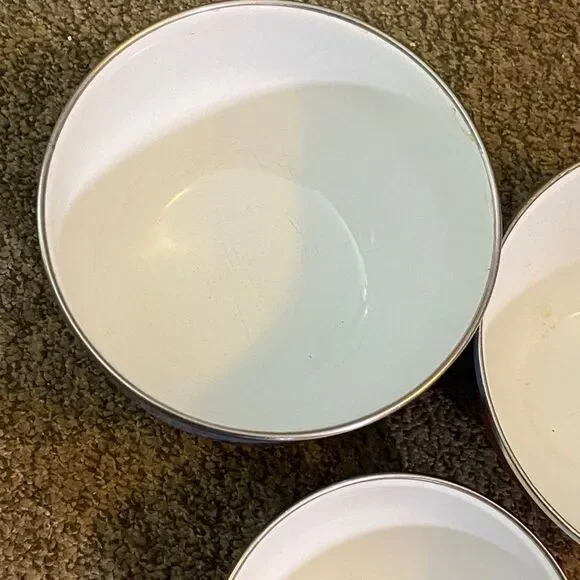 Set of Three Colorful Mixing Bowls Metal Enamel - Picture 8 of 16